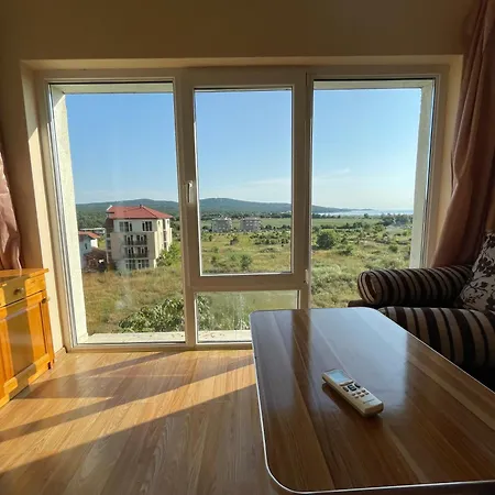 Daire Laguna Sunset Appatments, Sea And Mountain View