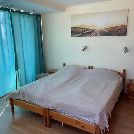 Апартаменты Laguna Sunset Appatments, Sea And Mountain View *